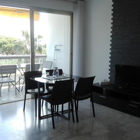 Grand studio climatisé en bord de mer avec parking sécurisé Golfe-Juan Extérieur photo