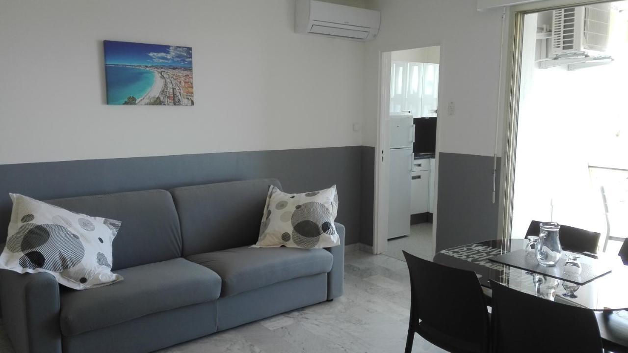 Grand studio climatisé en bord de mer avec parking sécurisé Golfe-Juan Extérieur photo